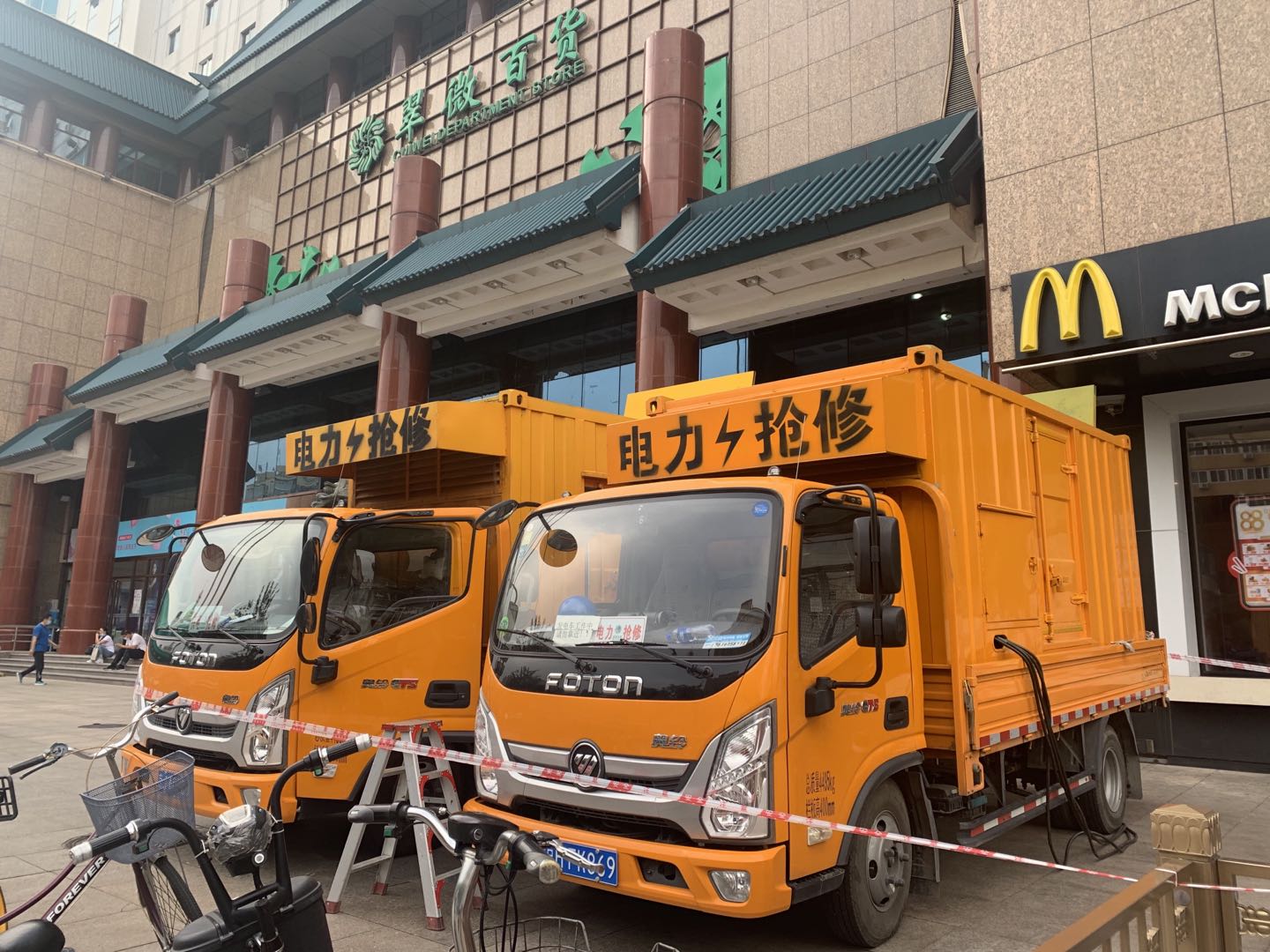 北京靜音發(fā)電車(chē)出租，400kw發(fā)電車(chē)出租